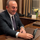 Bakan Çavuşoğlu'ndan İsveçli profesörün ırkçılığına maruz kalan öğrenciye telefon