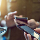 Areda Survey araştırdı:  Telefonunu en çok kadınlar mı erkekler mi unutuyor