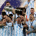 Yıldız futbolcuların madalya kontrolü sosyal medyada dalga konusu oldu