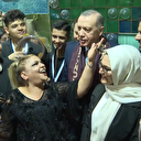 Cumhurbaşkanı Erdoğan şarkıcı Kibariye ile şarkı söyledi