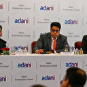 Les actions du groupe indien Adani plongent de 15%, suspension de leur cotation 