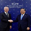 Le chef de l'Otan demande à Séoul d'"intensifier" son aide à l'Ukraine