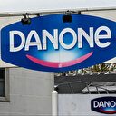 France: Danone assigné en justice par des ONG pour pollution au plastique