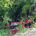 Devriye görevinde olan arazöz uçuruma devrildi: Bir kişi hayatını kaybetti