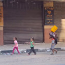 Doğup büyüdükleri topraklarından ayrılmak zorunda kalan Filistinli ailenin görüntüleri