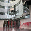 İsrail destekçisi BBC'ye boyalı mesaj: Gazze'nin kanı elinizde!