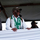 Présidentielle au Libéria: le président Weah devancé de peu par son principal rival Boakai