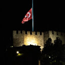 Milli yas ilanının ardından Türkiye'de bayraklar yarıya indirildi