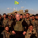 Terör devleti İsrail Başbakanı Netanyahu Gazze sınırında bulunan askerlerle bir araya geldi