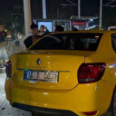 Taksiye çarpıp kaldırıma çıkan minibüs biri hamile kadın üç kişiye çarptı