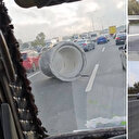 TIR'ın taşıdığı beton borular yola savruldu: TEM'de faciadan dönüldü