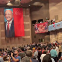 CHP İstanbul İl Kongresi'nde Ekrem İmamoğlu konuşurken "Halkın umudu Kılıçdaroğlu" sloganları