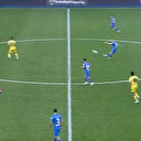 Süper Lig'de jeneriklik gol: Kendi yarı sahasından attı