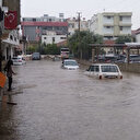 Mersin’de sağanak yağış etkili: Silifke’de araçlar suya gömüldü