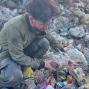Sokak hayvanlarını beslerken çöplükte buldu: Çamurun içinden çıkarıp evine götürdü
