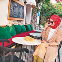 Pazar soru sormadan peşime takılan biri gibi
