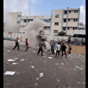 Des avions israéliens ciblent une école de l'UNRWA à Gaza avec des bombes fumigènes