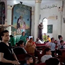 İşgalci İsrail Gazzeli Hristiyanların toplu ayin yaptığı sırada kilisenin yakınlarını vurdu