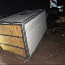 Şiddetli rüzgar işçilerin konakladığı konteyneri devirdi: İki yaralı