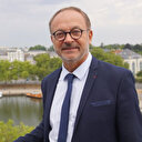 En France, un sénateur inculpé prié de "se mettre en retrait" de son mandat
