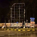 Zonguldak’ta şiddetli fırtına: Dev tabela rüzgara dayanamayarak çöktü