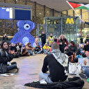 Hollanda'da sekiz tren istasyonunda Filistin'e destek için oturma eylemleri