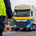 Des routiers polonais bloquent la frontière ukrainienne pour dénoncer une "concurrence déloyale"