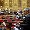 France: le Sénat vote la condition de 5 ans de résidence pour toucher les aides aux étrangers