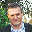 Hutbeleri de takip ediyor