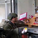 İşgalci İsrail Gazze'ye giren yardım malzemelerini ateşe verdi