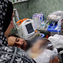 İsrail saldırısında yaralanan baba aynı bombardımanda şehit olan bebeğini son kez kucağına aldı