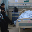 Séisme en Chine: les rescapés soignés à l'hôpital, le bilan monte à 135 morts