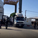 Gazze’ye yardım taşıyan tırlar Kerm Ebu Salim Sınır Kapısı’ndan geçti