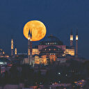 Ayasofya da güzel dolunay da…