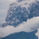 Indonésie: au moins onze morts et douze disparus dans l'éruption d'un volcan