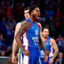 Anadolu Efes, evinde Panathinaikos’u 71-68 mağlup ederek THY Avrupa Ligi’nde 6. galibiyetini aldı