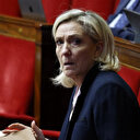 Assistants d'eurodéputés: Marine Le Pen, son parti et 26 personnes renvoyés en procès