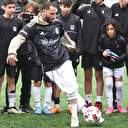 Quaresma ile Atiba Beşiktaş Futbol Akademisi sporcularıyla buluştu