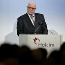 Des habitants d'une île indonésienne déposent une plainte climatique contre Holcim