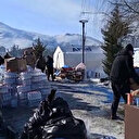 Deprem bölgesinde vatandaş gelen yardımları anlattı