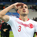 Merih Demiral dünyayı ayağa kaldırdı: Yıldız futbolculardan destek yağıyor