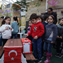 Filistinli minikler Türkiye ve Suriye’deki depremzedeler için resim yaptı