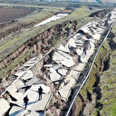 Depremin merkezinde yol yarıldı dev çatlaklar oluştu