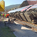 Deprem tren vagonlarını devirdi rayları tahrip etti