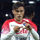 Eljif Elmas'tan 'ay-yıldızlı' destek