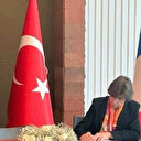 La cheffe de la diplomatie française se rend à l’ambassade de Türkiye pour présenter ses condoléances