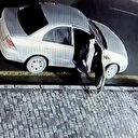 Azerbaycan'da yürekleri ısıtan görüntü: Sırtındaki mantosunu çıkarıp Türkiye'deki depremzedelere gönderdi