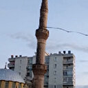 Depremde zarar gören caminin minaresi kontrollü şekilde yıkıldı
