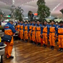 Japon arama-kurtarma ekipleri depremde hayatını kaybedenler için saygı duruşunda bulundu