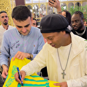 CZN Burak formalarını bağışlıyor